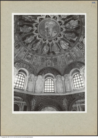 Vorderseite von Villani [https://www.deutsche-digitale-bibliothek.de/content/lizenzen/rv-ez/] Mosaikdekoration der Kuppel, der Pendentifs und der Sockelzone - Teilansicht, bh133707_recto. Foto: Villani.