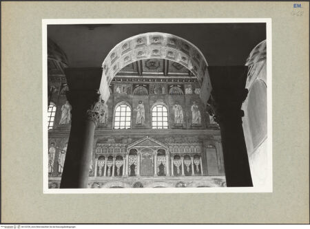 Vorderseite von Villani [https://www.deutsche-digitale-bibliothek.de/content/lizenzen/rv-ez/] Mosaiken im LanghausEpistelseite mit männlichen Heiligen - Detail, bh133709_recto. Foto.