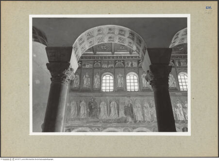 Vorderseite von Villani [https://www.deutsche-digitale-bibliothek.de/content/lizenzen/rv-ez/] Mosaiken im LanghausEpistelseite mit männlichen Heiligen - Detail, bh133711_recto. Foto.