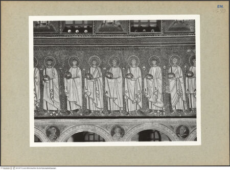 Vorderseite von Villani [https://www.deutsche-digitale-bibliothek.de/content/lizenzen/rv-ez/] Mosaiken im LanghausEpistelseite mit männlichen HeiligenProzession der Märtyrer - Detail, die Prozession der Märtyrer, bh133714_recto. Foto.