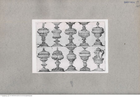 Vorderseite von  [http://creativecommons.org/publicdomain/mark/1.0/] ... - , bh134985. Foto.