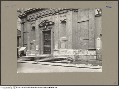 Vorderseite von Soprintendenza ai Monumenti del Lazio [https://www.deutsche-digitale-bibliothek.de/content/lizenzen/rv-ez/] Sant'Atanasio dei Greci - Fassade: erstes Geschoss mit Portal, bh136277_recto. Foto.