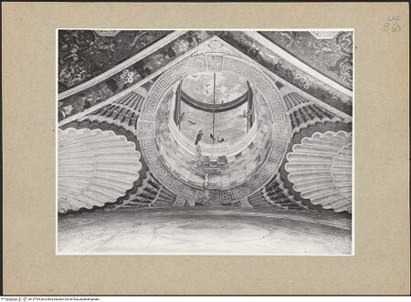 Vorderseite von ICCD [https://www.deutsche-digitale-bibliothek.de/content/lizenzen/rv-ez/] Illusionistische Architekturen, Marinelandschaften und allegorische FigurenGroteskendekoration und illustionistische Volierenkuppeln - Detail: Volierenkuppel, bh137784_recto. Foto.