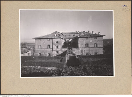 Vorderseite von ICCD [https://www.deutsche-digitale-bibliothek.de/content/lizenzen/rv-ez/] Palazzo OdescalchiWestfassade - Gesamtansicht, bh137819_recto. Foto.