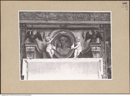 Vorderseite von ICCD [https://www.deutsche-digitale-bibliothek.de/content/lizenzen/rv-ez/] Geschichte des PhaetonVier von Putten gehaltene Portraitbüsten - Westwand, Fensterbekrönung (rechts): Portraitbüste, bh137860_recto. Foto.