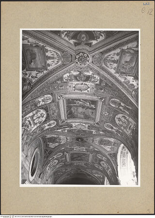 Vorderseite von ICCD [https://www.deutsche-digitale-bibliothek.de/content/lizenzen/rv-ez/] Groteskendekoration mit Ruinenlandschaften und vier mythologischen Szenen - Teilansicht, bh137872_recto. Foto.