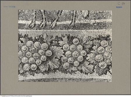 Vorderseite von Sopr.Mon.Lazio [https://www.deutsche-digitale-bibliothek.de/content/lizenzen/rv-ez/] Römisches Mosaik mit Christus, Petrus und Paulus - Traditio legis - Detail, bh137984_recto. Foto.