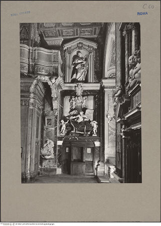 Vorderseite von Sopr. Mon. Laz. [https://www.deutsche-digitale-bibliothek.de/content/lizenzen/rv-ez/] Grabmal für Giulio Del Corno - Gesamtansicht mit Nischenädikula (Joseph), bh138587_recto. Foto.