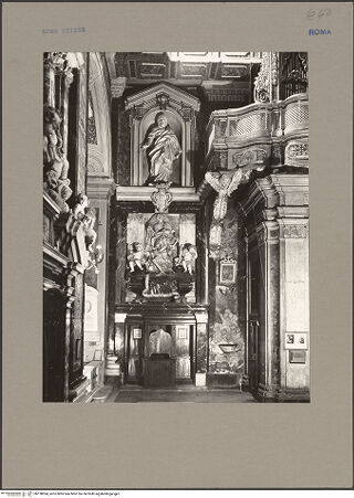 Vorderseite von Sopr. Mon. Laz. [https://www.deutsche-digitale-bibliothek.de/content/lizenzen/rv-ez/] Grabmal für Camillo Del Corno - Gesamtansicht mit Nischenädikula (Maria), bh138594_recto. Foto.