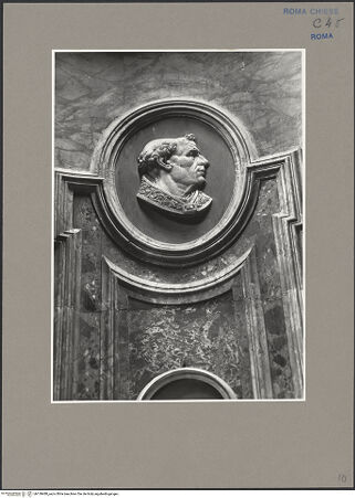 Vorderseite von ICCD [https://www.deutsche-digitale-bibliothek.de/content/lizenzen/rv-ez/] Rahmendekoration mit Porträtmedaillons von Kirchenvätern im Profil - Detail: ein Kirchenvater, bh139480_recto. Foto.