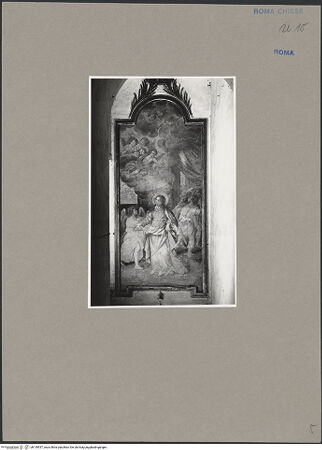 Vorderseite von ICCD [https://www.deutsche-digitale-bibliothek.de/content/lizenzen/rv-ez/] Ein Engel bringt der heiligen Agnes ein weißes Gewand, dahinter fliehende Soldaten, die drei Engel im Himmel erblicken - Gesamtansicht, bh139537_recto. Foto.