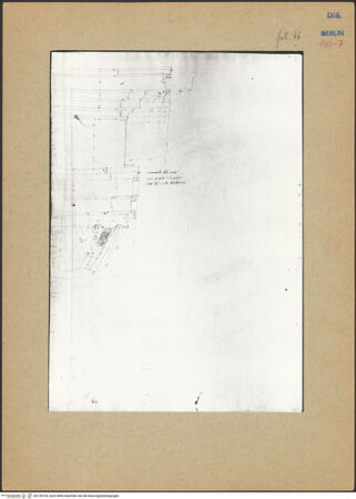 Vorderseite von Kunstbibliothek [https://www.deutsche-digitale-bibliothek.de/content/lizenzen/rv-ez/] Codex Destailleur DDiocletians-Thermen: Maßaufnahme eines Gebälkprofils mit Untersicht auf den Architrav - , bh139700_recto. Foto.