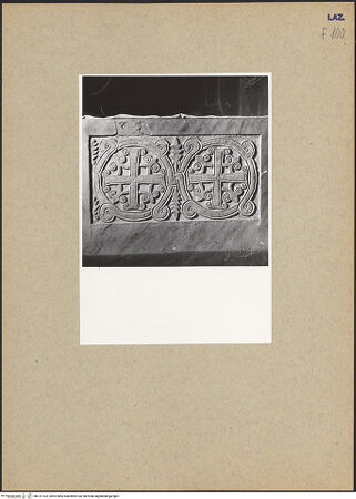 Vorderseite von ICCD [https://www.deutsche-digitale-bibliothek.de/content/lizenzen/rv-ez/] Prunkmobiliar: Bibliotheksausstattung - Eingang zur Wendeltreppe, bh141102_recto. Foto.