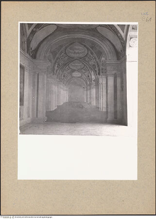 Vorderseite von Sopr. Mon. Laz. [https://www.deutsche-digitale-bibliothek.de/content/lizenzen/rv-ez/] Illusionistische Architekturen, Marinelandschaften und allegorische FigurenIllusionistische Raumerweiterung - , bh142383_recto. Foto.