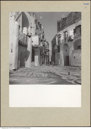 Vorderseite von Pane, Roberto [https://www.deutsche-digitale-bibliothek.de/content/lizenzen/rv-ez/] Strasse, bh144511_recto. Foto: Pane, Roberto.