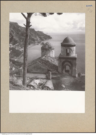 Vorderseite von Pane, Roberto [https://www.deutsche-digitale-bibliothek.de/content/lizenzen/rv-ez/] Santissima Annunziata - Teilansicht von Westen, bh144514_recto. 
      : Pane, Roberto.