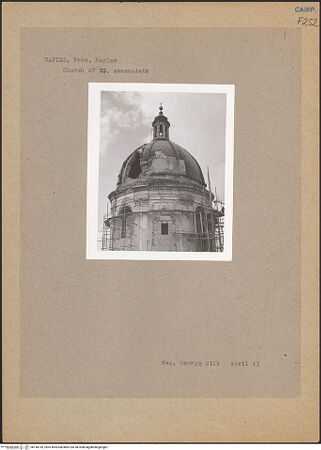 Vorderseite von unbekannt [https://www.deutsche-digitale-bibliothek.de/content/lizenzen/rv-fz/] Santissima Annunziata - Kuppel nach den Bombentreffern, bh145318_recto. Foto: Silk, George.