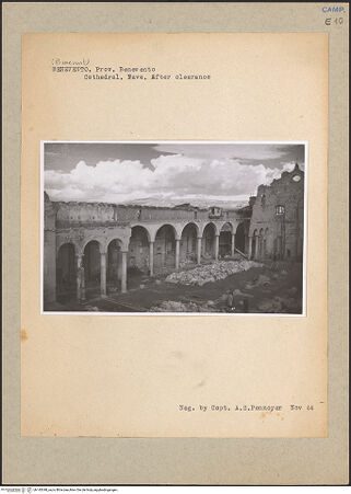 Vorderseite von unbekannt [https://www.deutsche-digitale-bibliothek.de/content/lizenzen/rv-ez/] Santa Maria de Episcopio - Innenansicht nach der Beseitigung (nach den Bombentreffern), bh145348_recto. Foto: Pennoyer, A.S. (Captain).