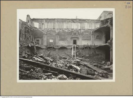 Vorderseite von Villani [https://www.deutsche-digitale-bibliothek.de/content/lizenzen/rv-ez/] Archiginnasio - Zustand nach der Bombardierung 29.01.1944, bh146341_recto. Foto.