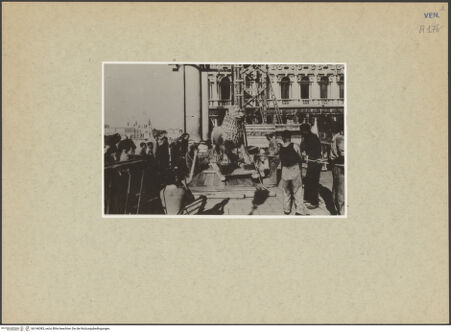 Vorderseite von unbekannt [https://www.deutsche-digitale-bibliothek.de/content/lizenzen/rv-fz/] Löwe des heiligen Markus - Seitenansicht, bh146383_recto. Foto.