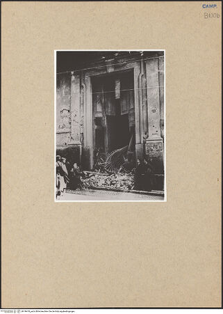 Vorderseite von unbekannt [https://www.deutsche-digitale-bibliothek.de/content/lizenzen/rv-fz/] Palazzo della Congregazione dei 63 Sacerdoti - Detail des Portals, bh146419_recto. Foto.