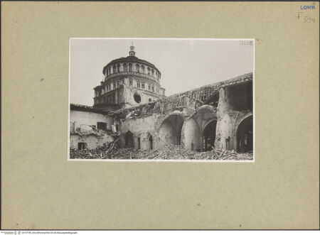 Vorderseite von unbekannt [https://www.deutsche-digitale-bibliothek.de/content/lizenzen/rv-fz/] Santa Maria delle Grazie - Ansicht des Nordschiffes und der Vierung nach den Bombentreffern, bh147185_recto. Foto: Emmer.