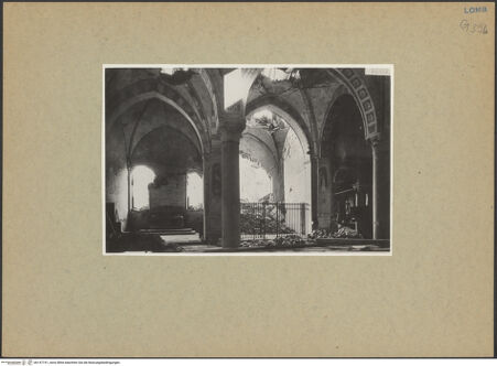 Vorderseite von unbekannt [https://www.deutsche-digitale-bibliothek.de/content/lizenzen/rv-fz/] Santa Maria delle Grazie - Ansicht der Nordkapellen nach den Bombentreffern, bh147191_recto. Foto: Emmer.