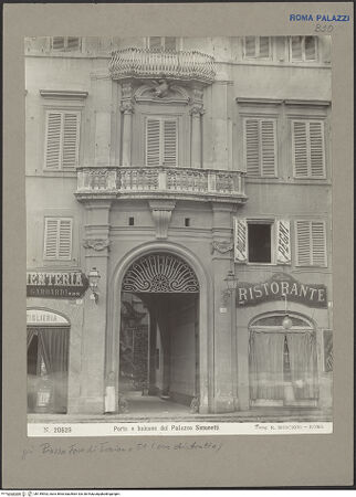 Vorderseite von unbekannt [https://www.deutsche-digitale-bibliothek.de/content/lizenzen/rv-ez/] Palazzo Simonetti - Eingangsportal und Balkon, bh149903_recto. Foto: Moscioni, Romualdo.