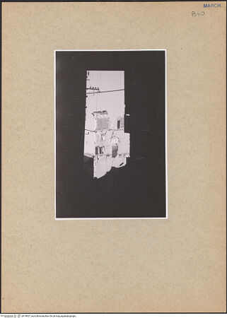 Vorderseite von unbekannt [https://www.deutsche-digitale-bibliothek.de/content/lizenzen/rv-fz/] Palazzo del Governo - Ansicht nach den Bombentreffer (1943.10), bh149927_recto. Foto.