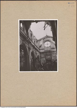 Vorderseite von unbekannt [https://www.deutsche-digitale-bibliothek.de/content/lizenzen/rv-fz/] San Pietro - Innenansicht nach den Bombentreffer (1943/1944), bh149947_recto. Foto.