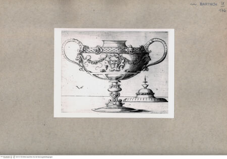 Vorderseite von  [http://creativecommons.org/publicdomain/mark/1.0/] ... - , bh151183. Foto.