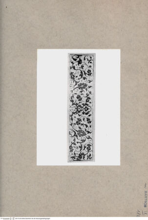 Vorderseite von  [http://creativecommons.org/publicdomain/mark/1.0/] ... - , bh151203. Foto.