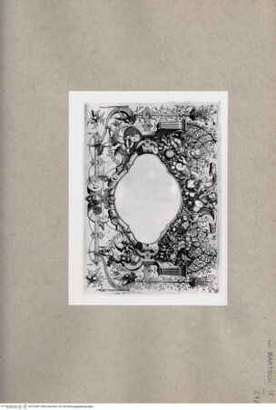 Vorderseite von  [http://creativecommons.org/publicdomain/mark/1.0/] ... - , bh152081. Foto.