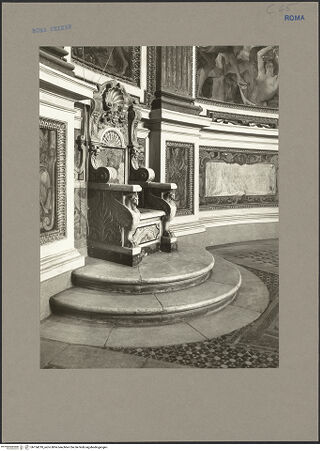 Vorderseite von Hutzel, Max [https://www.deutsche-digitale-bibliothek.de/content/lizenzen/rv-fz/] Santi Quattro Coronati - Blick vom Mittelschiff ins rechte Seitenschiff, bh154218_recto. Foto: Hutzel, Max.