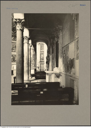 Vorderseite von Hutzel, Max [https://www.deutsche-digitale-bibliothek.de/content/lizenzen/rv-ez/] Santi Quattro CoronatiInneresSeitenschiff (Nord) - Blick durch das rechte Seitenschiff in Richtung Apsis, bh154225_recto. Foto: Hutzel, Max.