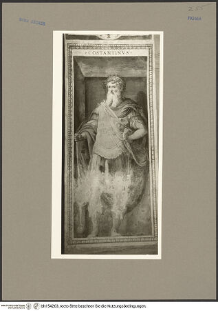 Vorderseite von Hutzel, Max [https://www.deutsche-digitale-bibliothek.de/content/lizenzen/rv-fz/] SilvesterlegendeFresken im Altarraum - Bogenlaibung rechts: Konstantin, bh154263_recto. Foto: Hutzel, Max.