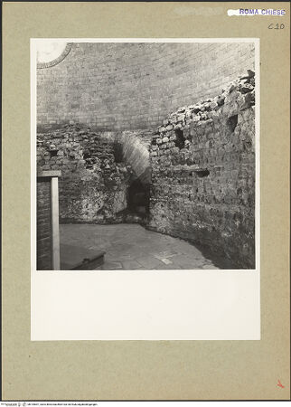 Vorderseite von Hutzel, Max [https://www.deutsche-digitale-bibliothek.de/content/lizenzen/rv-ez/] Sant'Alessandro - Apsis (Nord), Detail, bh154657_recto. Foto: Hutzel, Max.