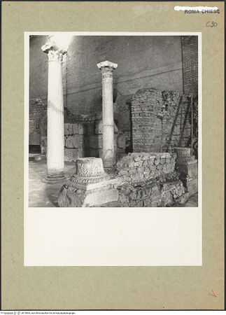 Vorderseite von Hutzel, Max [https://www.deutsche-digitale-bibliothek.de/content/lizenzen/rv-ez/] Sant'Alessandro - Langhaus, Säulen zwischen Langhaus und linkem Querhaus, bh154663_recto. Foto: Hutzel, Max.