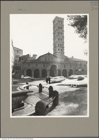 Vorderseite von unbekannt [https://www.deutsche-digitale-bibliothek.de/content/lizenzen/rv-ez/] Santa Maria in Cosmedin - mit Campanile, bh156175_recto. Foto: Hutzel, Max.