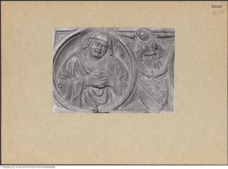 Vorderseite von Pace, Valentino [https://www.deutsche-digitale-bibliothek.de/content/lizenzen/rv-ez/] Grabmal des Erzbischofs Bartolomeo d'Aprano (gest. 1414) - Sarkophagfront, Detail: Maria und Engel, bh159022_recto. Foto: Pace, Valentino.