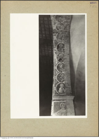 Vorderseite von unbekannt [https://www.deutsche-digitale-bibliothek.de/content/lizenzen/rv-ez/] Medaillons mit Heiligendarstellungen - Teilansicht, bh159527_recto. Foto: Hutzel, Max.