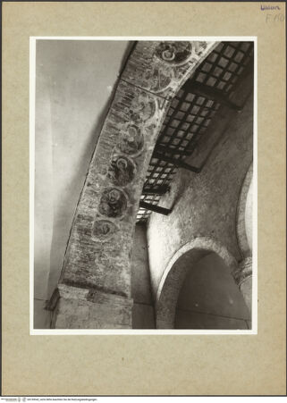 Vorderseite von unbekannt [https://www.deutsche-digitale-bibliothek.de/content/lizenzen/rv-ez/] Medaillons mit Heiligendarstellungen - Teilansicht, bh159542_recto. Foto: Hutzel, Max.