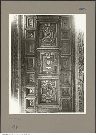 Vorderseite von unbekannt [https://www.deutsche-digitale-bibliothek.de/content/lizenzen/rv-ez/] Kassettendecke mit Imago Pietatis, Arma Christi und Kardinalswappen - , bh159632_recto. Foto: Hutzel, Max.