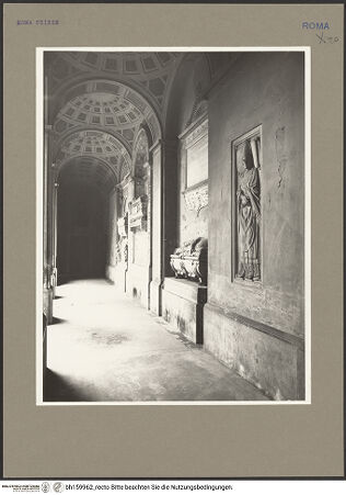 Vorderseite von Hutzel, Max [https://www.deutsche-digitale-bibliothek.de/content/lizenzen/rv-fz/] Santa Maria in MonserratoCortile - Außenwand des Kreuzgangs mit dort vermauerten Grabmälern aus San Giacomo degli Spagnoli, bh159962_recto. Foto: Hutzel, Max.
