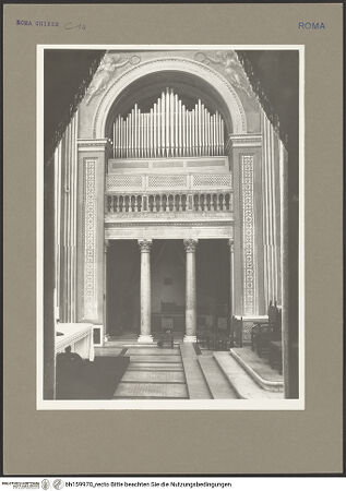 Vorderseite von Hutzel, Max [https://www.deutsche-digitale-bibliothek.de/content/lizenzen/rv-fz/] Santa Maria in Monserrato - linke Orgelempore im Chor, bh159970_recto. Foto: Hutzel, Max.