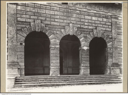 Vorderseite von ICCD [https://www.deutsche-digitale-bibliothek.de/content/lizenzen/rv-ez/] Palazzo del TèNordfassade - Loggia, aus Nordosten, bh161669_recto. Foto.