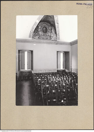 Vorderseite von Bibliotheca Hertziana [https://www.deutsche-digitale-bibliothek.de/content/lizenzen/rv-fz/] Palazzo ZuccariInnenräumeErstes Obergeschoss (primo piano)Salone (Raum B 2001), ehemaliger großer Vortragssaal - Zustand um 1913, bh162629_recto. Foto: Rahn, ?.