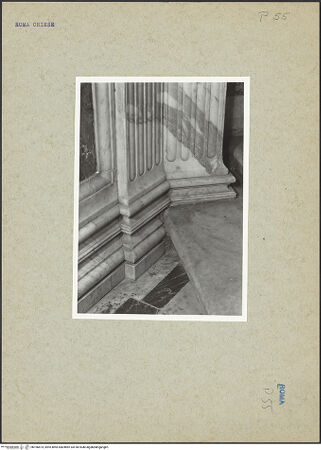 Vorderseite von ICCD [https://www.deutsche-digitale-bibliothek.de/content/lizenzen/rv-ez/] Santa Maria del PopoloCappella Chigi - Pilasterbasis, bh166674_recto. Foto.