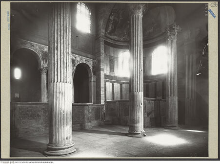 Vorderseite von ICCD [https://www.deutsche-digitale-bibliothek.de/content/lizenzen/rv-fz/] Santa Sabina - Blick vom rechten Seitenschiff auf die Schola Cantorum und die Apsis, bh167127_recto. Foto.