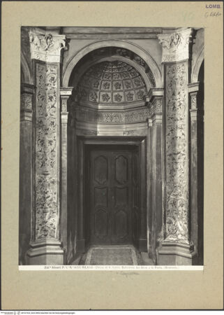 Vorderseite von Alinari [https://www.deutsche-digitale-bibliothek.de/content/lizenzen/rv-ez/] Santa Maria presso San SatiroSakristei - Erdgeschoss, Portal, bh167525_recto. Foto.